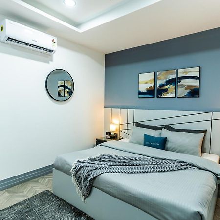 Bedchambers Luxury Apartment Near Golf Course Road Gurgaon Dış mekan fotoğraf