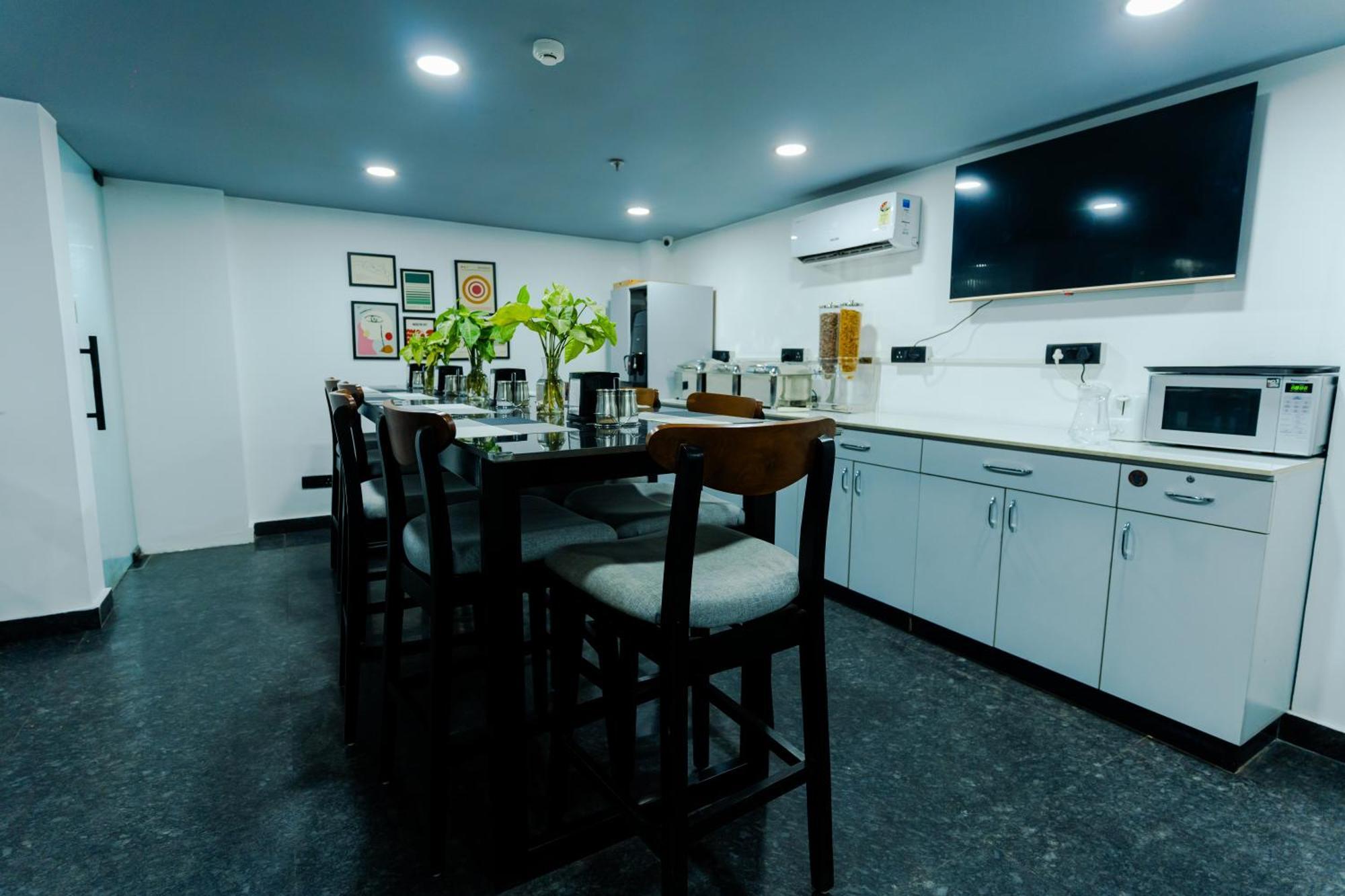 Bedchambers Luxury Apartment Near Golf Course Road Gurgaon Dış mekan fotoğraf
