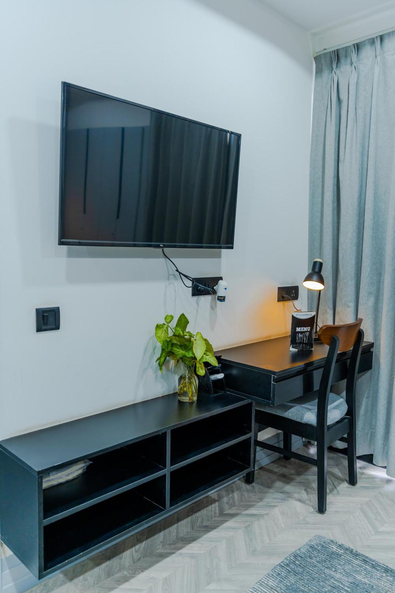 Bedchambers Luxury Apartment Near Golf Course Road Gurgaon Dış mekan fotoğraf