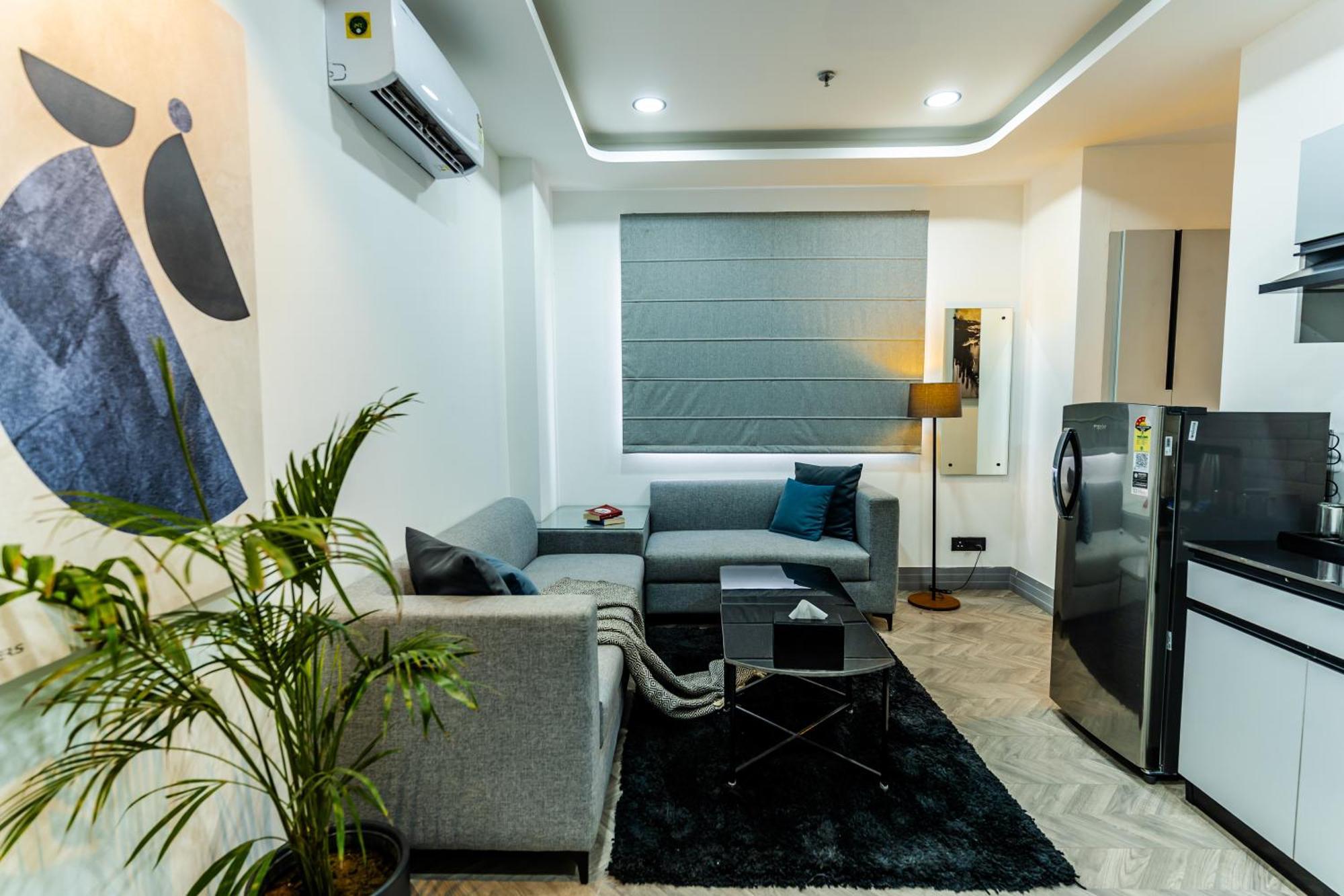 Bedchambers Luxury Apartment Near Golf Course Road Gurgaon Dış mekan fotoğraf