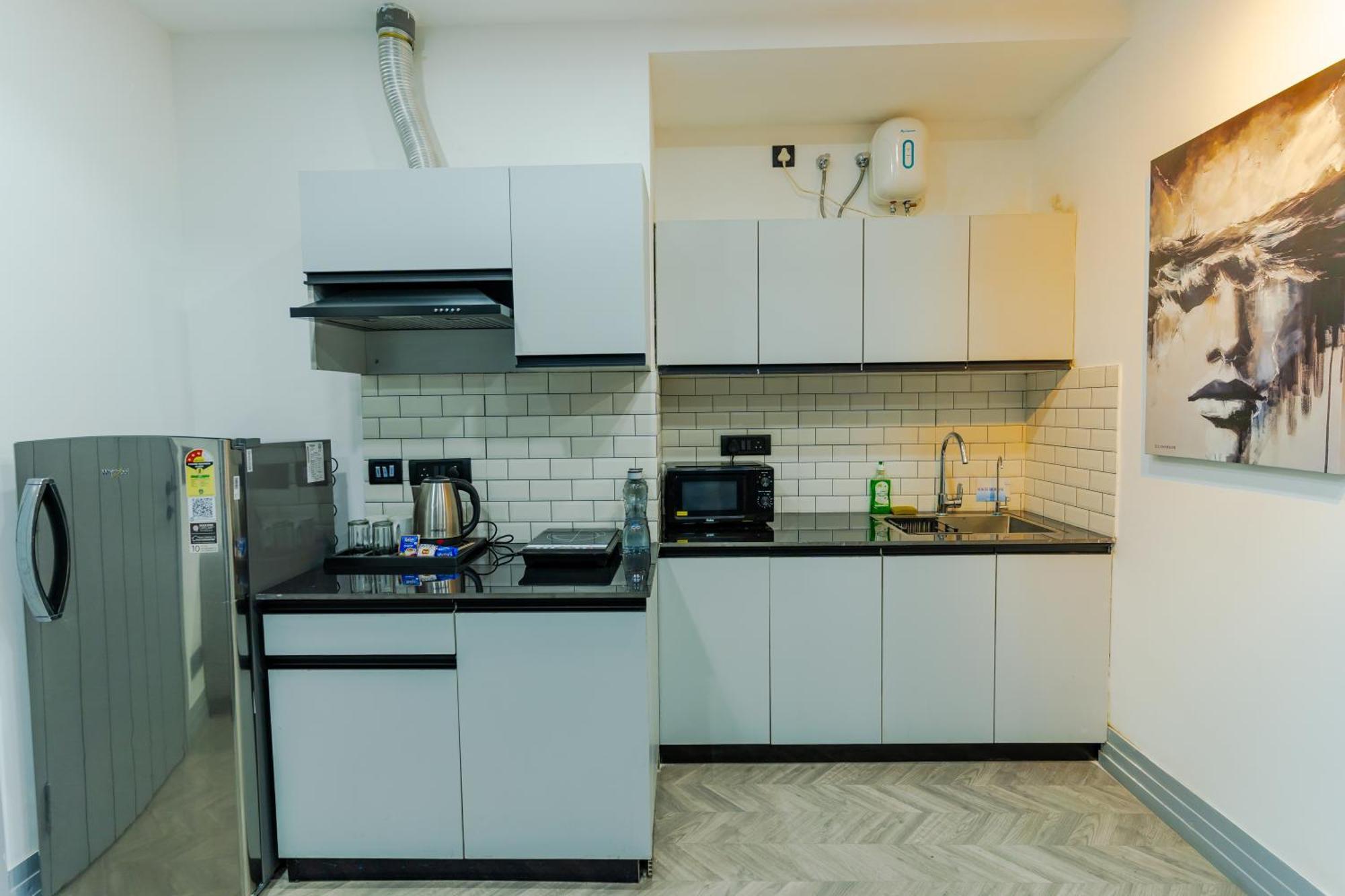 Bedchambers Luxury Apartment Near Golf Course Road Gurgaon Dış mekan fotoğraf