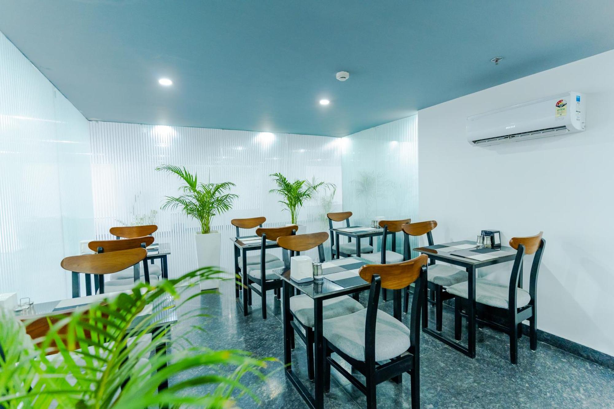 Bedchambers Luxury Apartment Near Golf Course Road Gurgaon Dış mekan fotoğraf